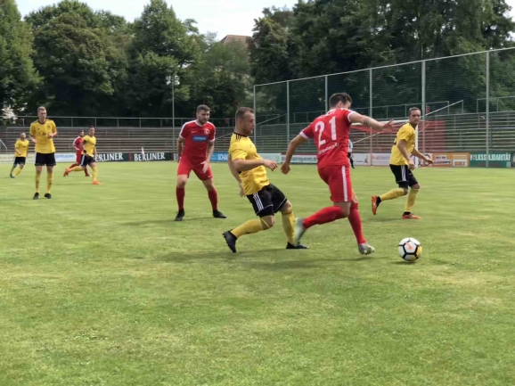Die Saison beginnt mit einer Niederlage in Lichtenberg (2:0).